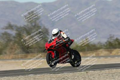 media/Dec-01-2025-Moto Forza (Mon) [[2daa91e15f]]/1-Advanced Group/Session 3 Turn 3 Exit Bump Pans/